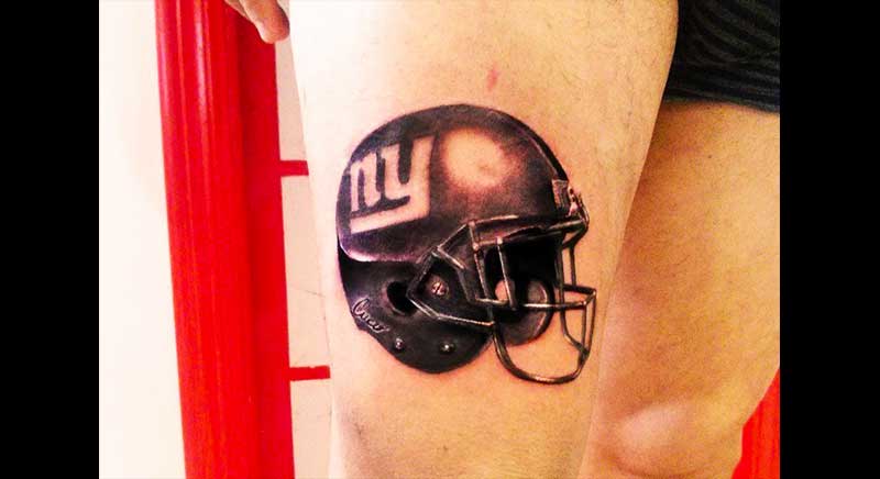tatuaje casco futblo americano